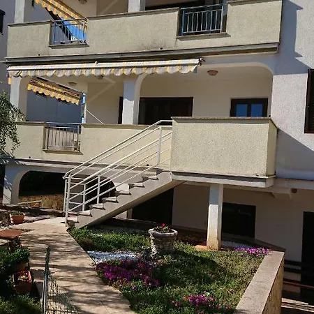 App Lov Apartment *